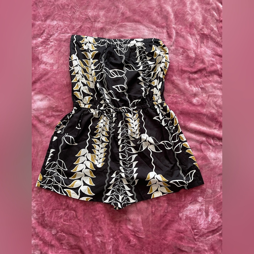 Manuhealii Black and White Strapless Romper